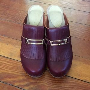 Sven Kiltie clog in burgundy maroon